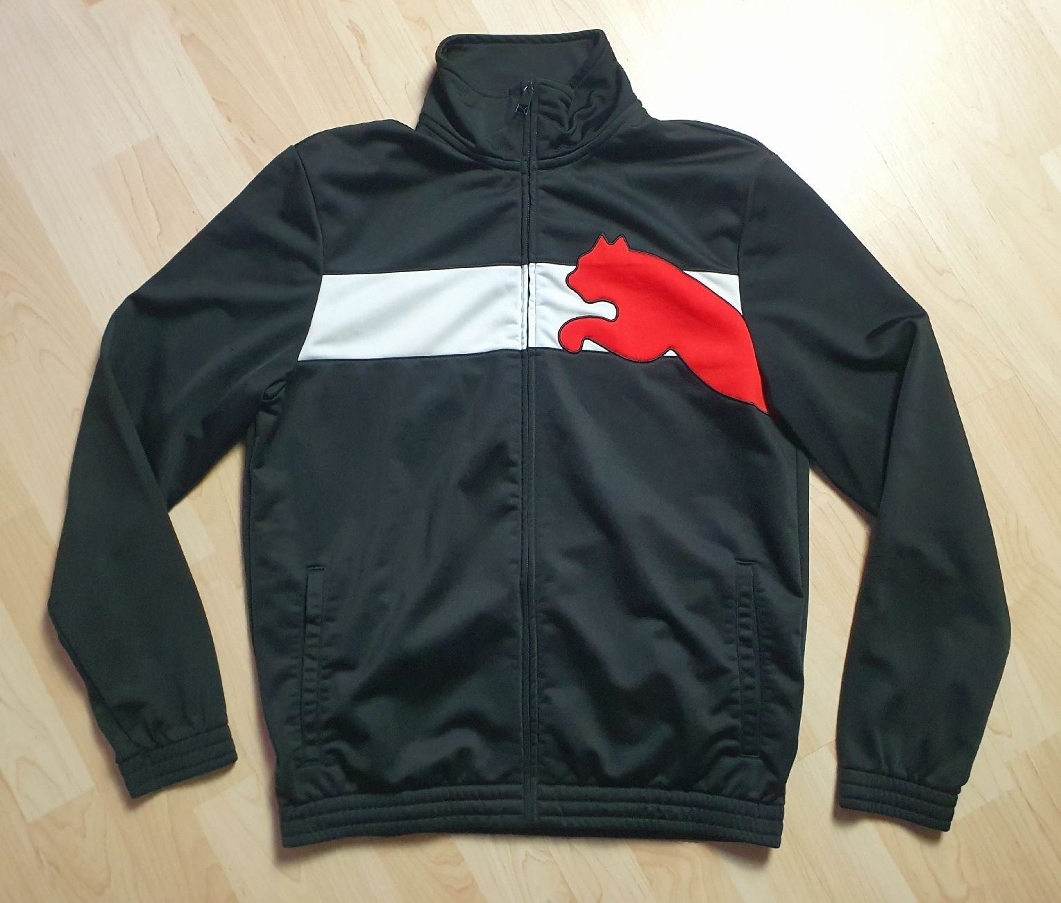 Puma Giacche: Puma Sportjacke Grösse M – Nuovo (secondo la descrizione) da St. Gallen venduto da CaliSunshine
