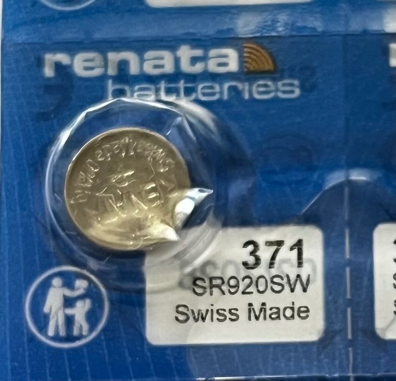 Caricatori & Batterie: Renata 371 Knopfzelle, neu, 1.55V, ideal für Uhren! – Nuovo (secondo la descrizione) da Grenchen venduto da chththl