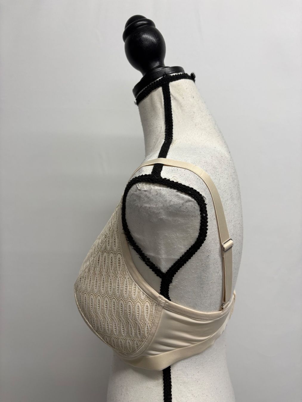 Triumph Altra biancheria intima: Triumph BH mit Spitze Aura Spotlight 75F nude – Nuovo (secondo la descrizione) da Regensdorf venduto da secondchancefashion 3