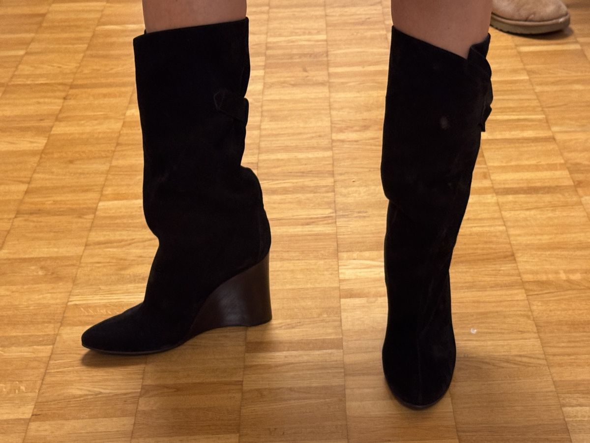 Balenciaga Scarpe da donna: Balenciaga Suede Wedge Boots – Nuovo (secondo la descrizione) da Zürich venduto da zurichwest 1