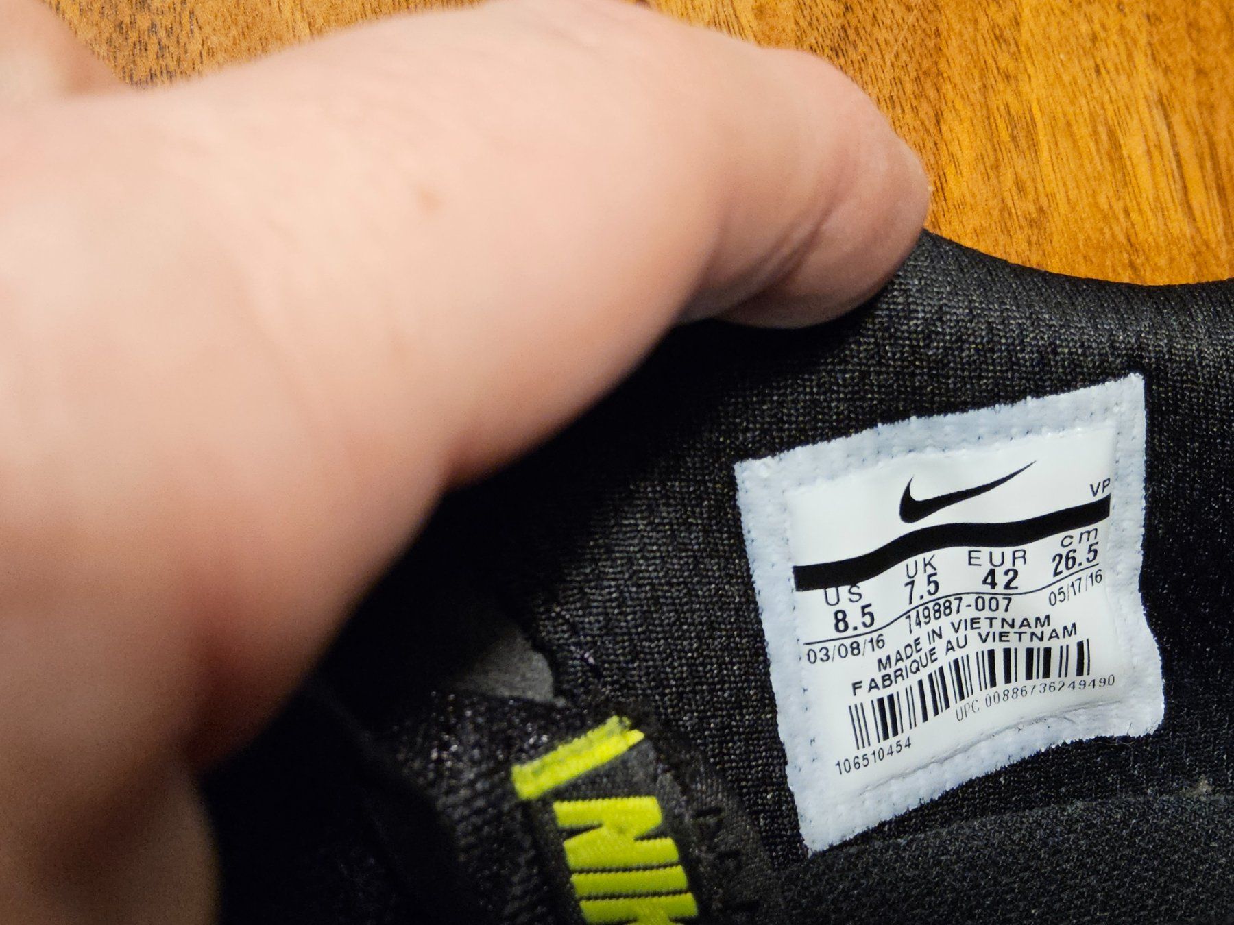 Nike Scarpe da uomo: Nike Hallenschuh Gr. 42 – Usato da Wiesendangen venduto da Ptrend 2