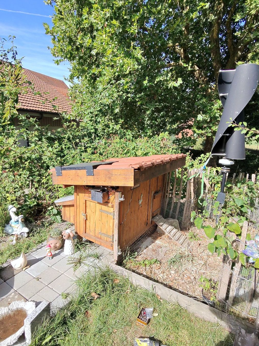 Gabbie, trasporto & Sicurezza: Hühnerhaus mit Solar Holz braun gebraucht – Usato da Wengi b Büren venduto da pel_7xtg