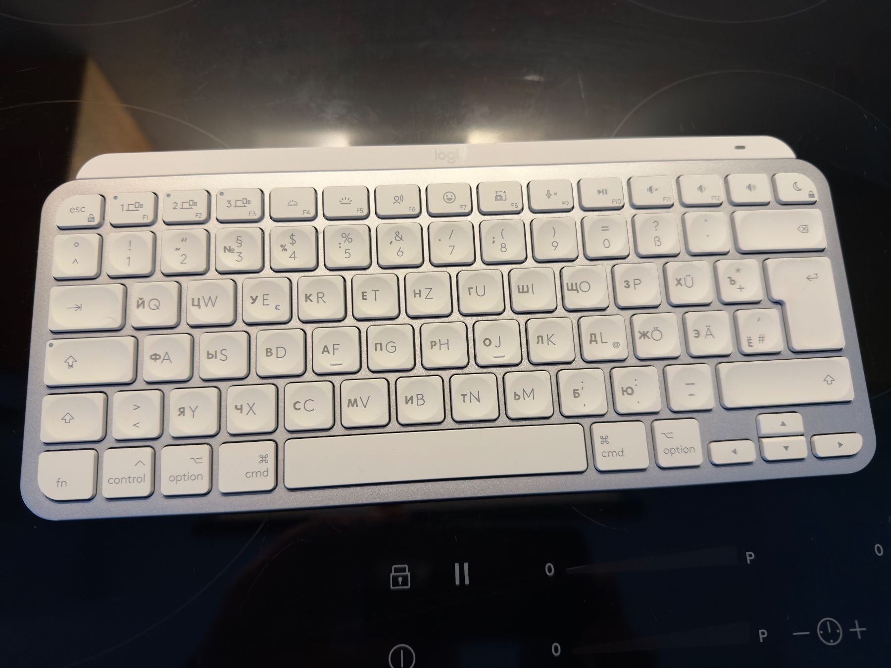 Logitech Claviers: MX Keys Mini for Mac (DE-RU) – D'occasion à Eglisau par SAM240186