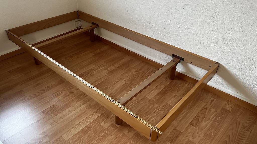 Letti: kinder holz bett gestell – Usato da Zürich venduto da s.usteri