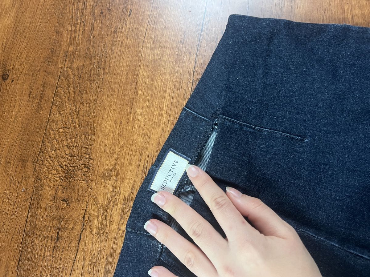 Jeans: Seductive Hose, dunkle Jeans, neuwertig, Grösse 38 – Gebraucht aus Gutenswil von 333_ssx8 1
