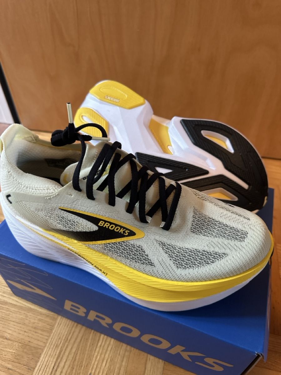 Brooks Scarpe da uomo: Brooks Hyperion Max 3 (42.5) – Nuovo e nell'imballaggio originale da Sigirino venduto da del_l62x