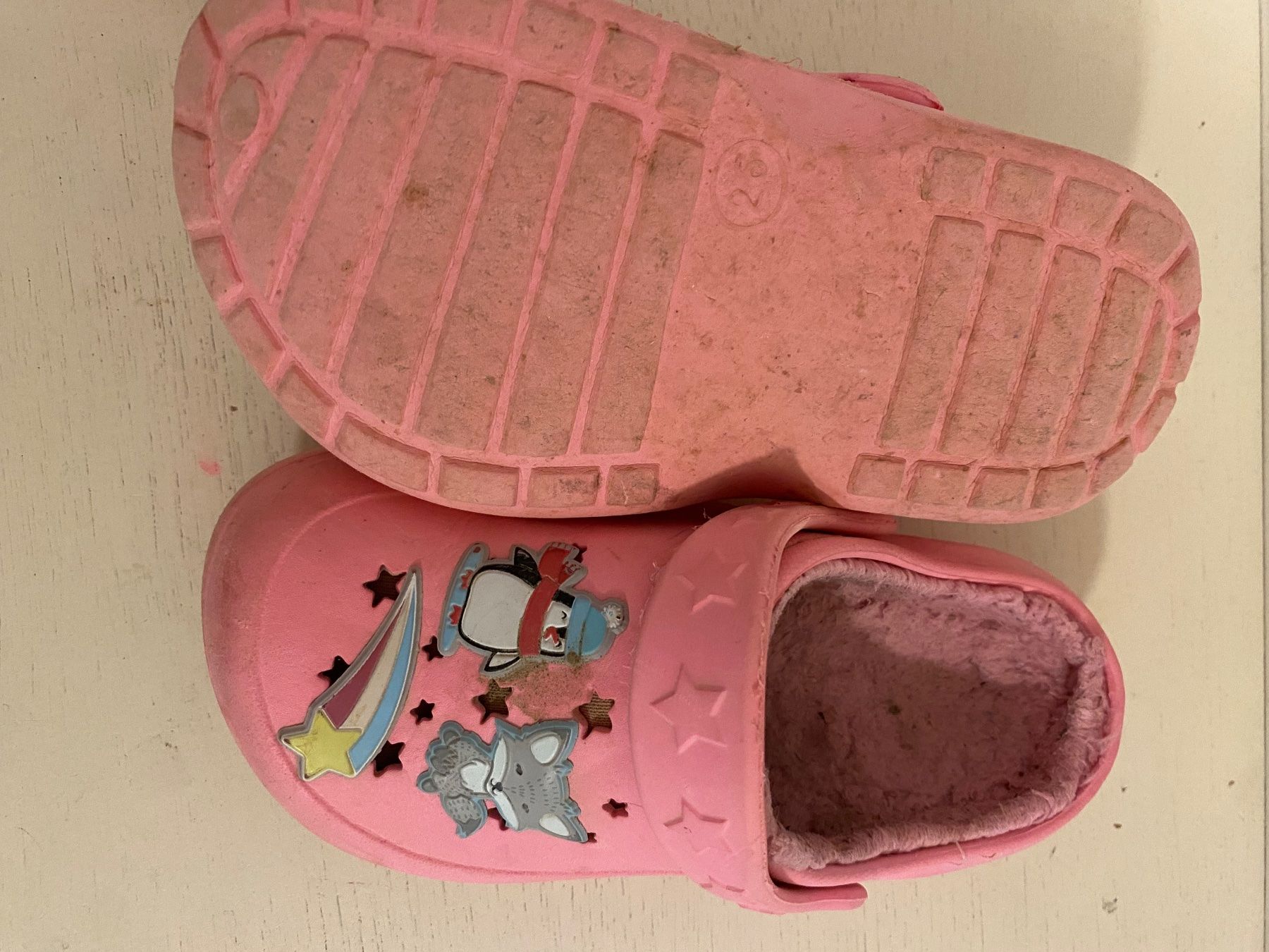 Scarpe per ragazze: Süssi Crocs Hausschuhe, 26 – Usato da Dübendorf venduto da son_hy5t 1