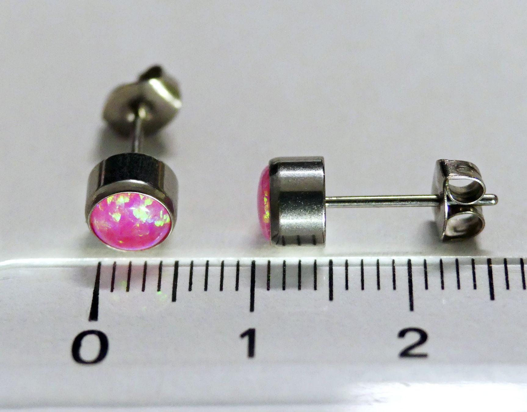 Orecchini pendenti & Orecchini a lobo: Ohrstecker aus Titanium mit Opal – Nuovo e nell'imballaggio originale da Matten b. Interlaken venduto da kero71 7