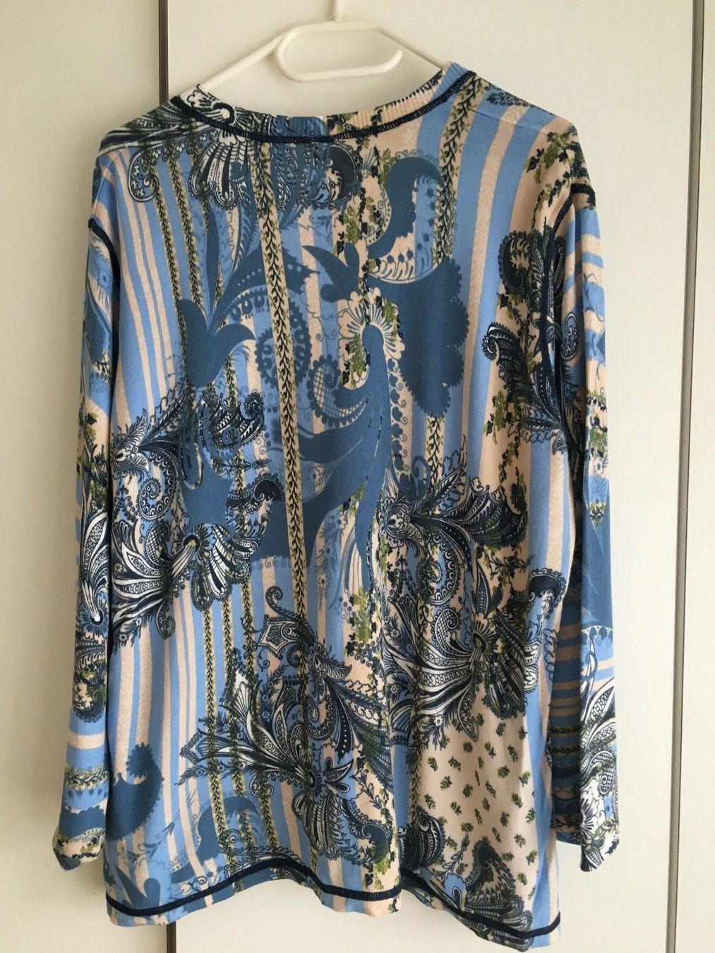 Vestes: Moderne Strickjacke mit Kurzarmpullover – D'occasion à Bern par Smile-2707 3