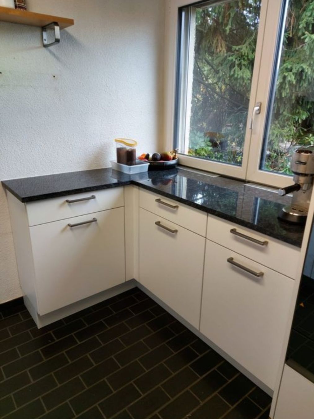 Cuisines complètes: Eck - Küchenmöbel mit Steinarbeitsplatte  – D'occasion à Rubigen par EvelynZ