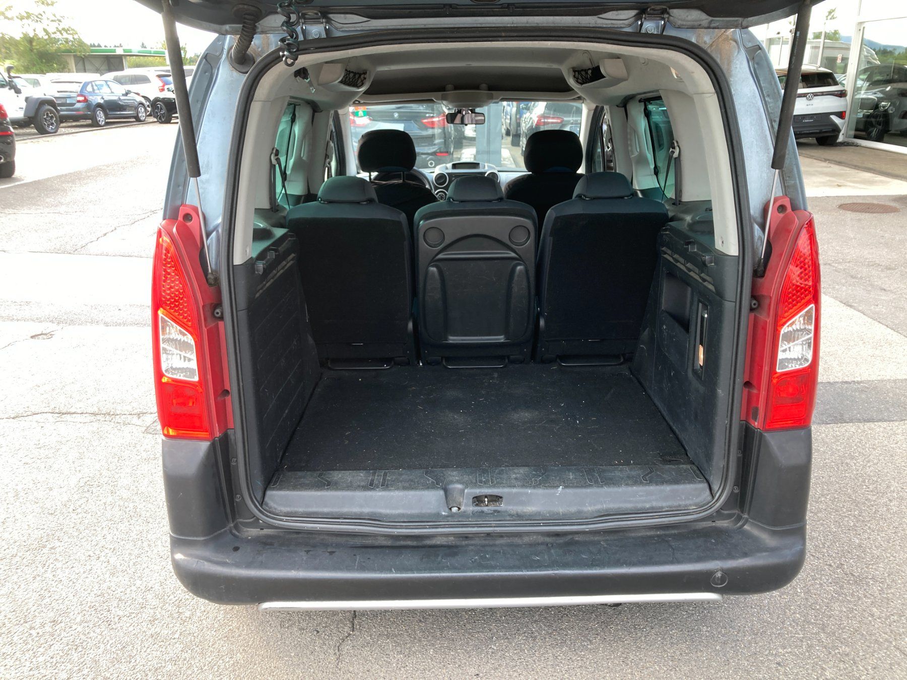 Citroën Veicoli commerciali: Citroen Berlingo 1.6 16V für Export oder Bastler – Usato da Cham venduto da WB2223 4