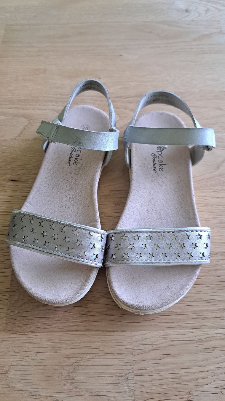 Scarpe per ragazze: Sandalen Gr. 29 Cupcake – Usato da Bergdietikon venduto da Staphylococcus 2