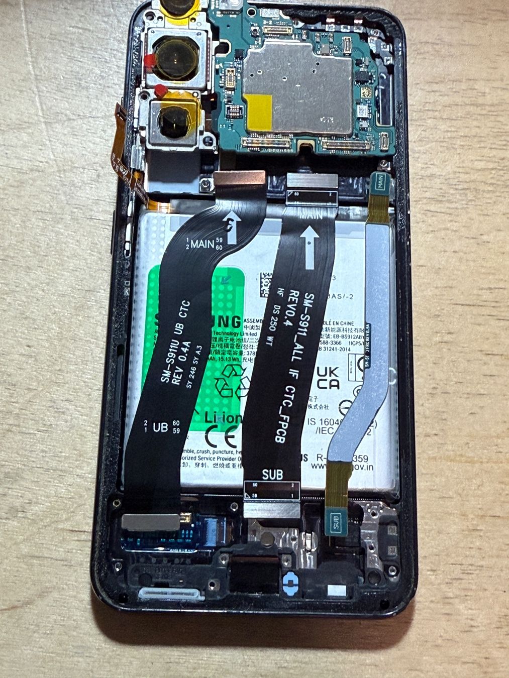 Samsung Telefoni cellulari / Smartphones: Nappes centrale pour Galaxy S23 – Usato da Morges venduto da DA-repa 1