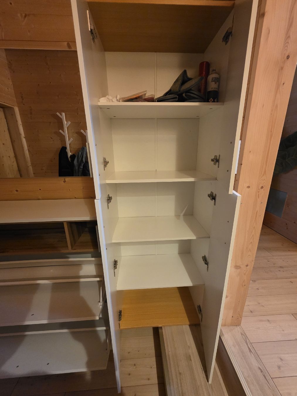 Guardaroba: Garderobe Weiss Holz – Usato da Bäretswil venduto da Suter89 2