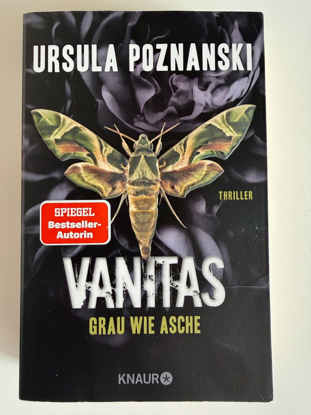 Libri: Vanitas - Grau wie Asche - Ursula Poznanski – Usato da Zürich venduto da misterpillar