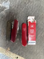 Lot de 3 couteaux suisses