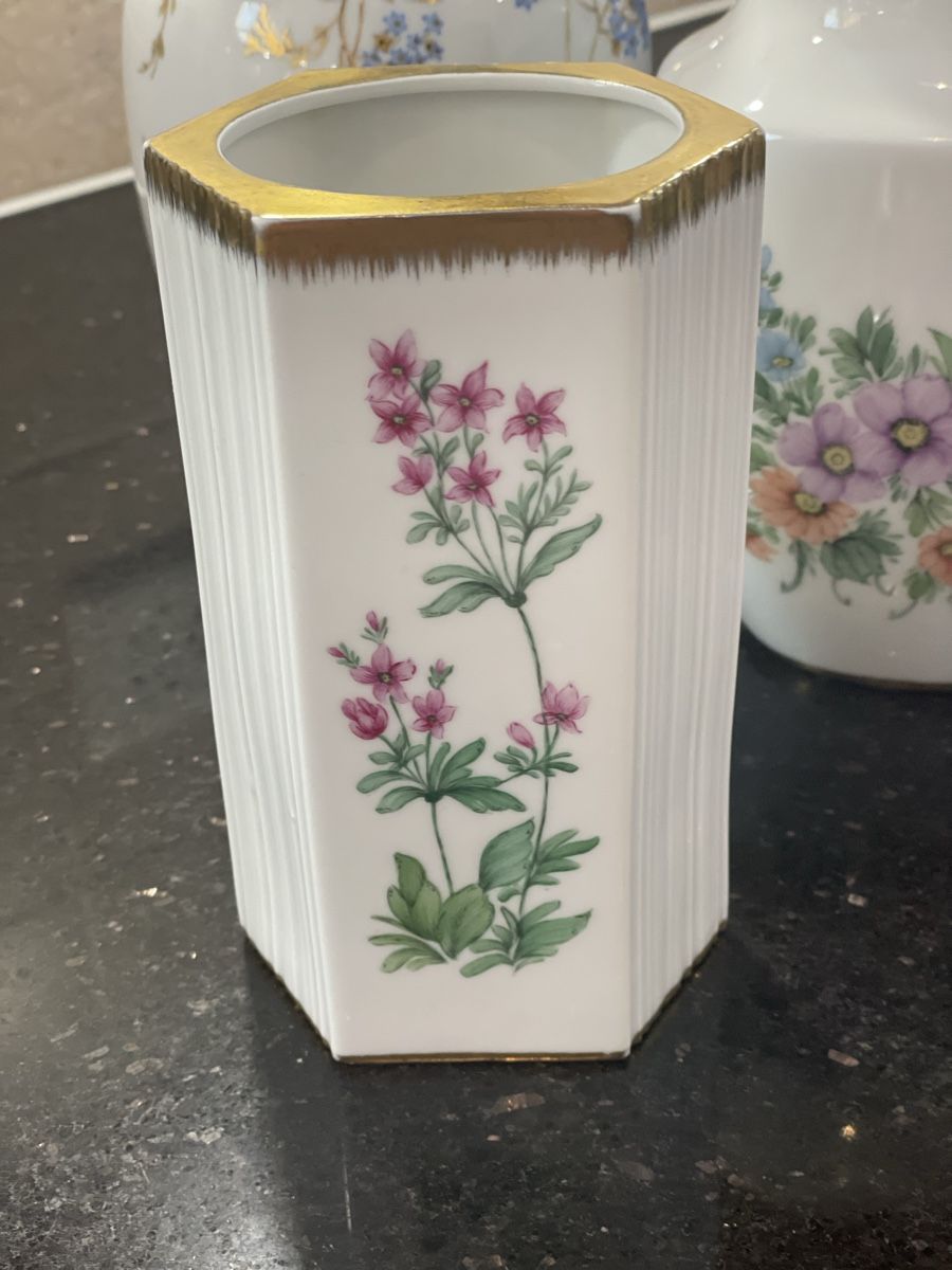 Vasen & Gefässe: Vase en porcelaine – Gebraucht aus Chénens von krengikreng