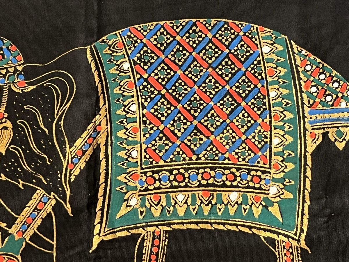 Tutte le decorazioni: Tenture murale éléphant peint main Thaïlande, 80s – Usato da Genève venduto da DELIRBEADS 1