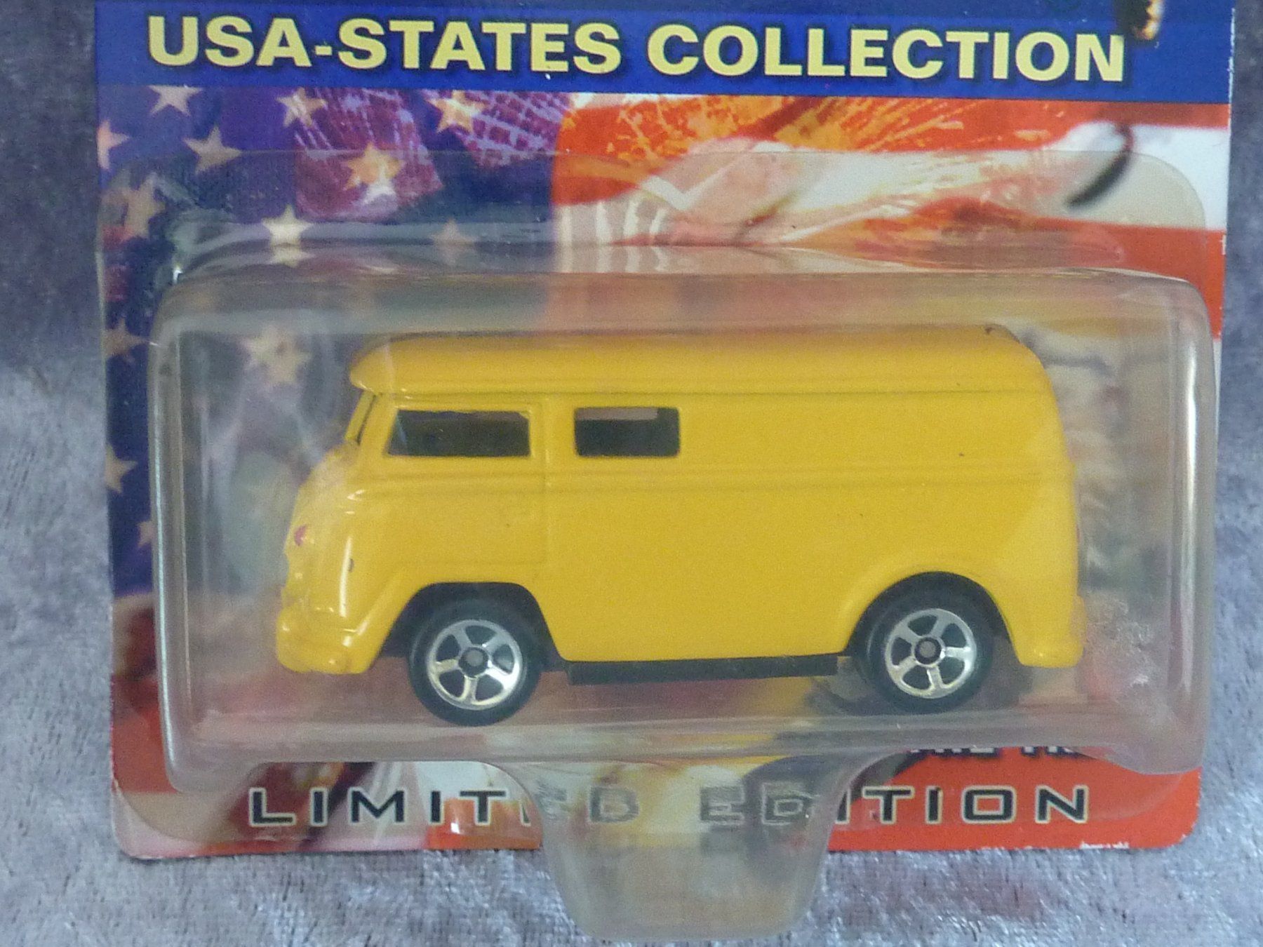 Volkswagen Modellini d'auto: VW Bus T1 gelb 1:64 – Nuovo e nell'imballaggio originale da Dürrenäsch venduto da Cobra1ch
