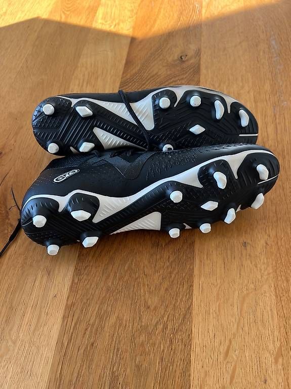 Scarpe da uomo: Fussballschuhe Puma Grösse 38.5 – Nuovo e nell'imballaggio originale da Münchenstein venduto da mirjam1978 2