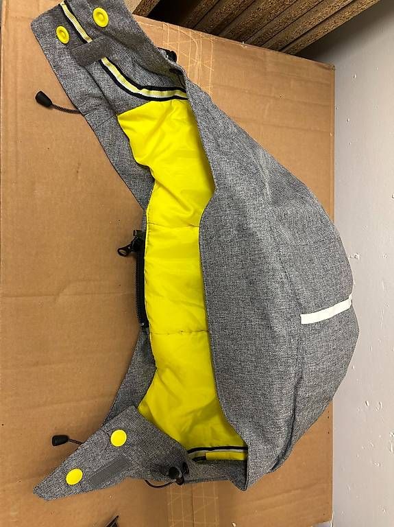 Jacken: Men's 100 warm ski and snowboard jacket – Gebraucht aus Zürich von max_8cpy 3