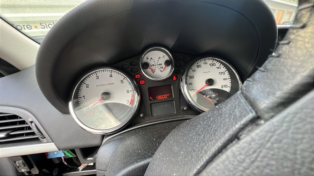 Peugeot Automobili: Peugeot 207 1.6i 16V – Difettoso da Mettmenstetten venduto da lbr_vr5d 8
