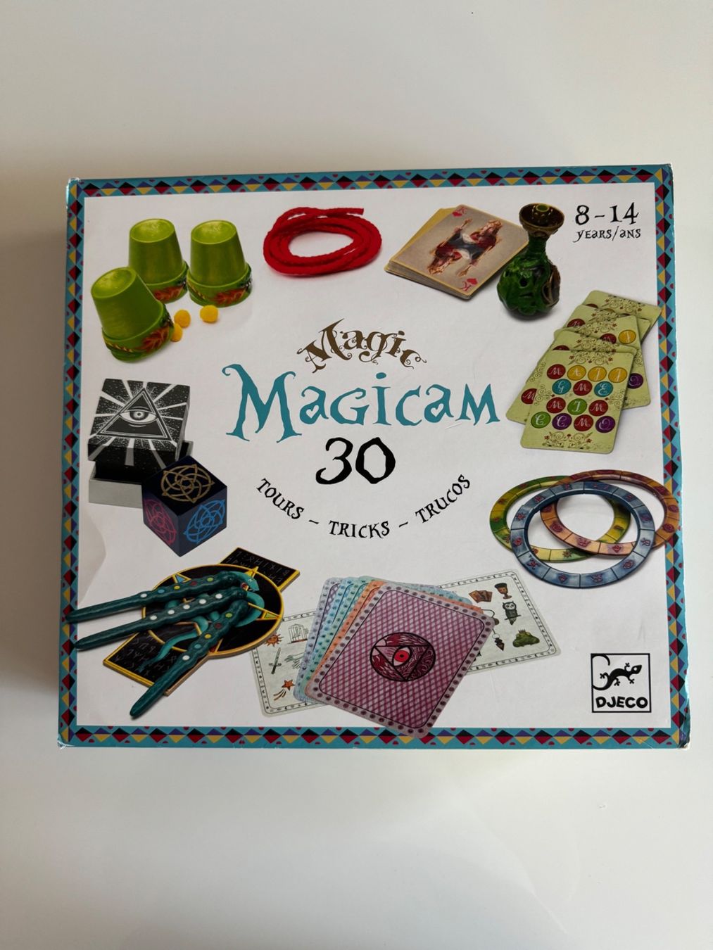 Giocattoli: Magicam 30 trics Djeco – Usato da Cologny venduto da PEACEANDLOVE