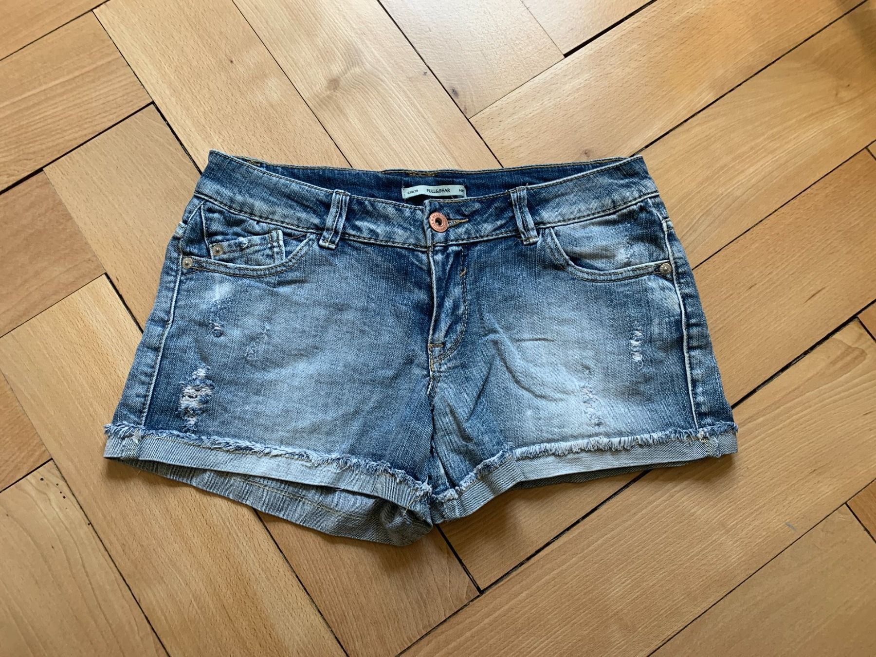 Jeans: PULL & BEAR - Jeansshorts Hotpants blau 38 – Usato da Zürich venduto da Diazaio