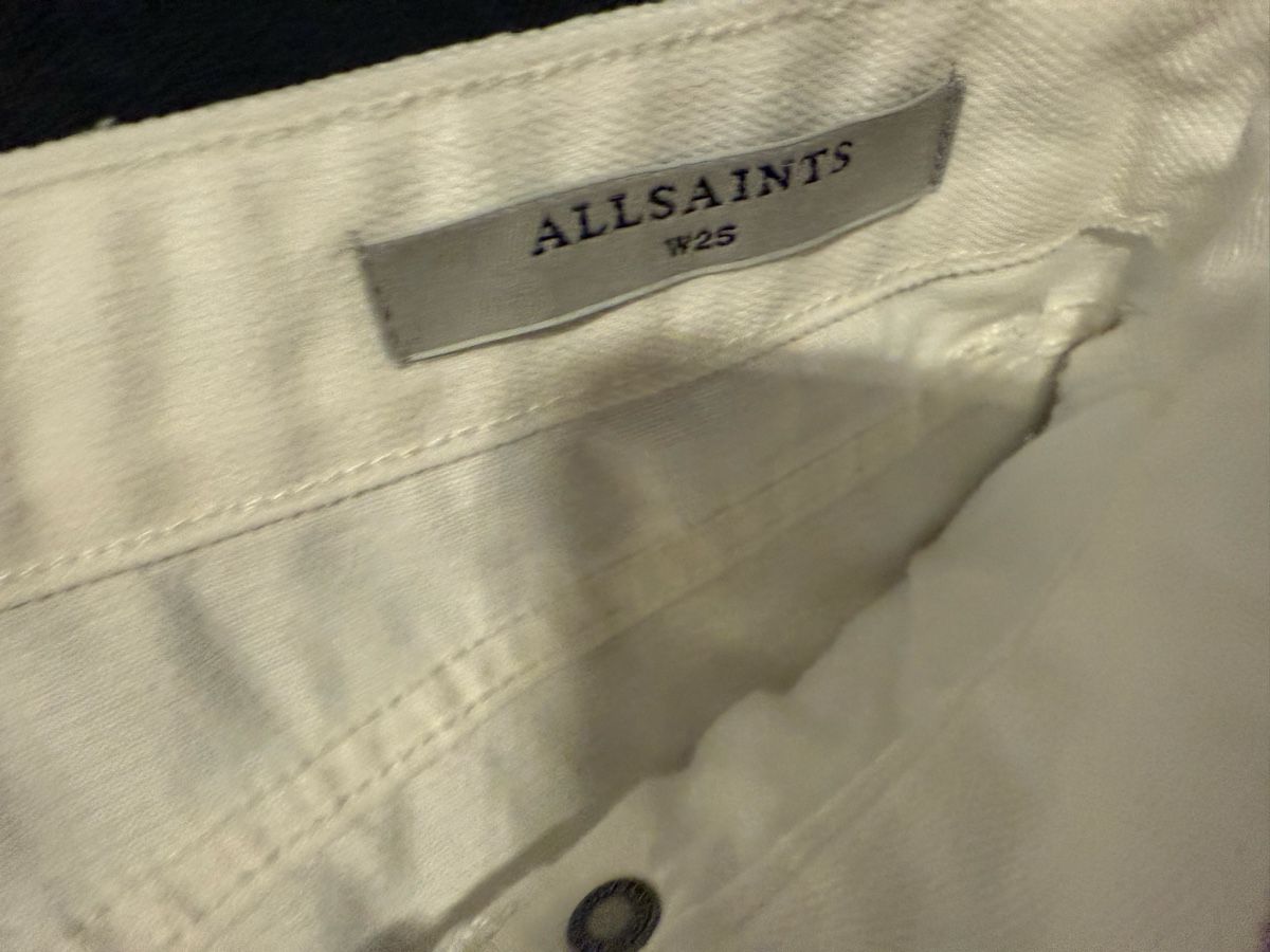 Allsaints Pantaloni: ALLSAINTS W25 Ann Patch Shorts Weiss Sommer – Usato da Zollikon venduto da snowflake10- 2