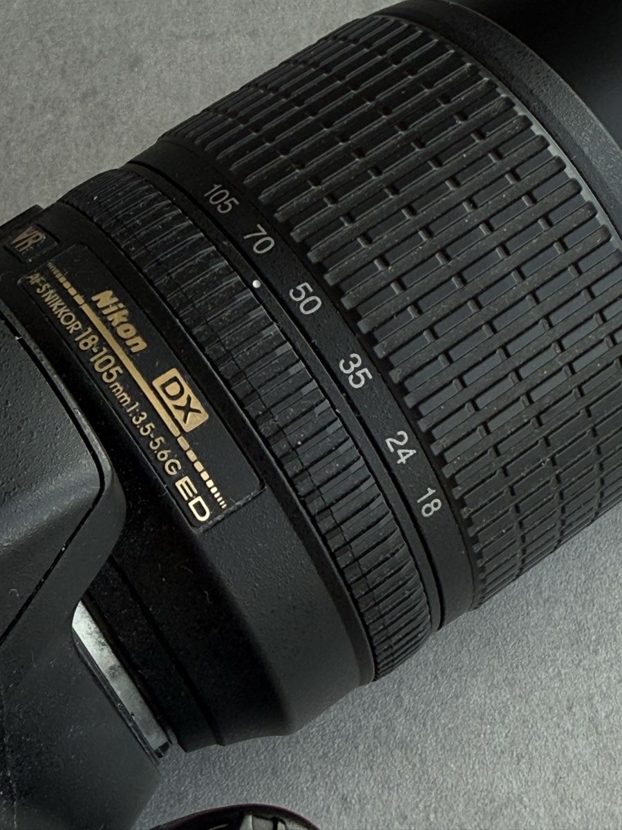 Nikon Fotocamera: Nikon D3300 / Objektiv 18-105 – Nuovo (secondo la descrizione) da Zürich venduto da alt_wf62 1