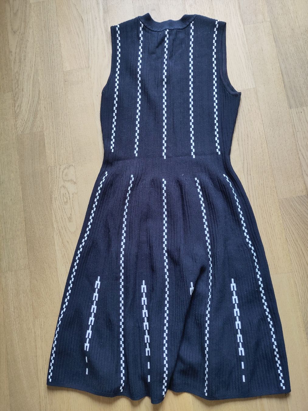 H&M Vestiti: Strickkleid, H&M, Grösse M, sehr angenehm – Usato da Jona venduto da 2Schnapp 2