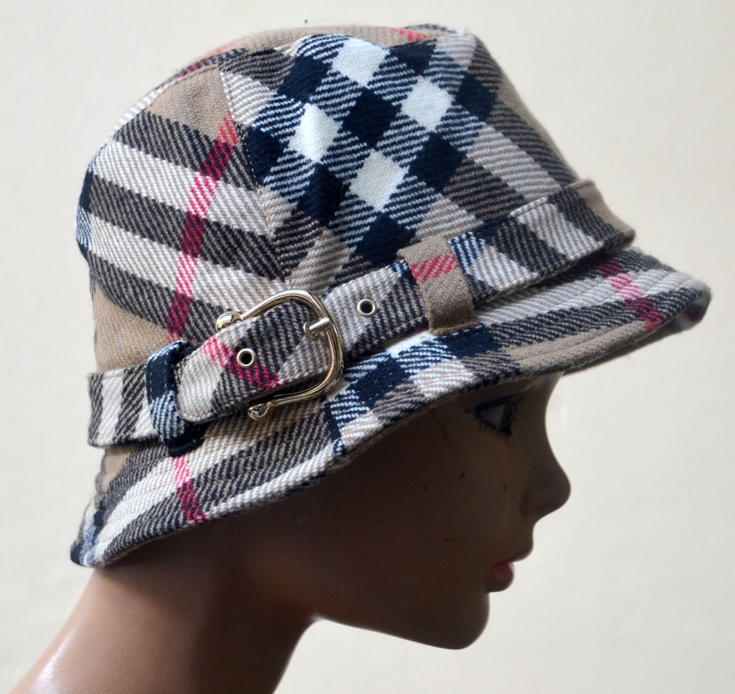Burberry Hüte, Mützen & Caps: Burberry Hut / chapeau  M – Gebraucht aus Collonges von Auganien 1