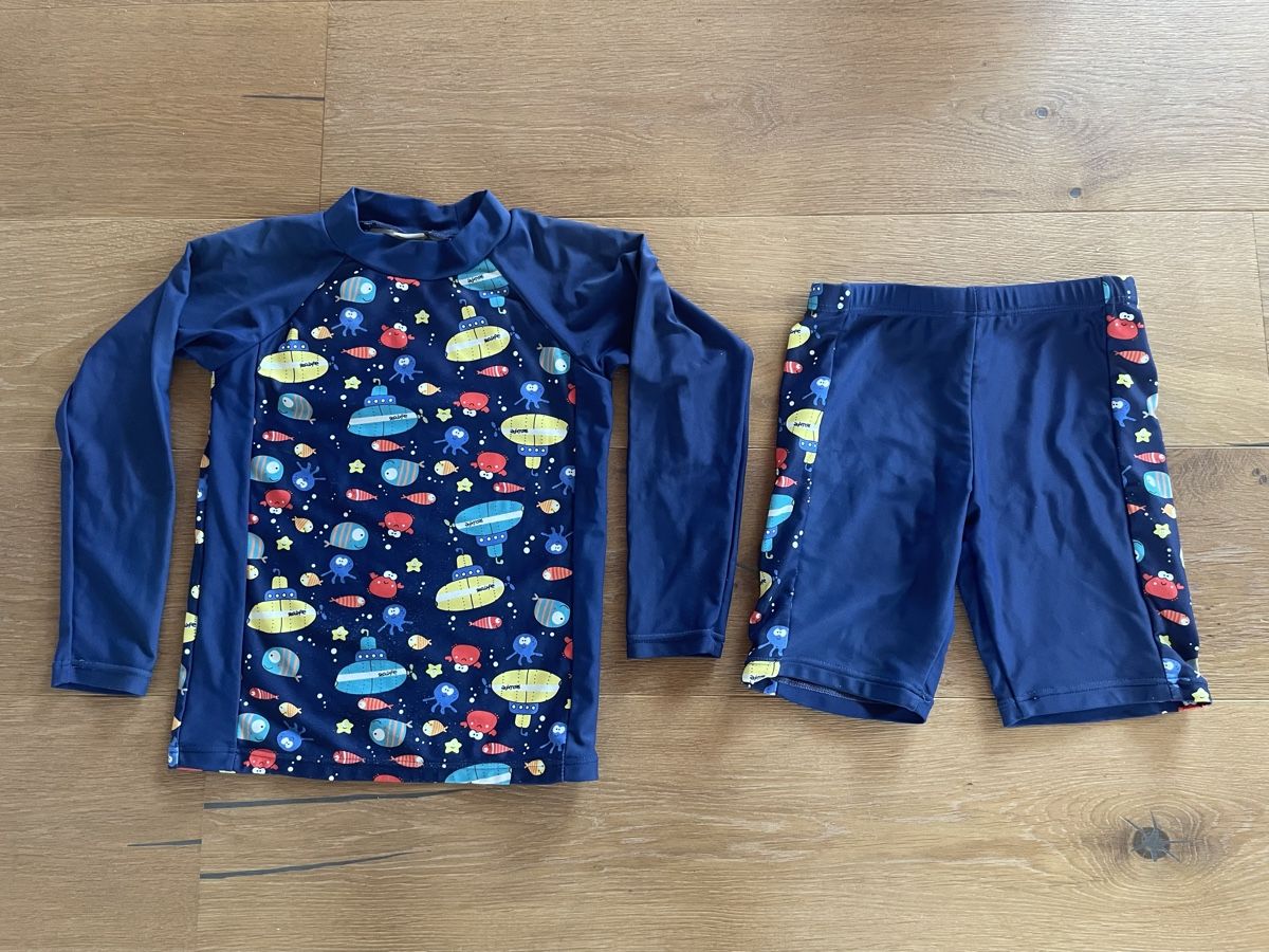 Costumi da bagno: Bade Shirt / UV Shirt / Badehose – Usato da Aarwangen venduto da erd_ngx8