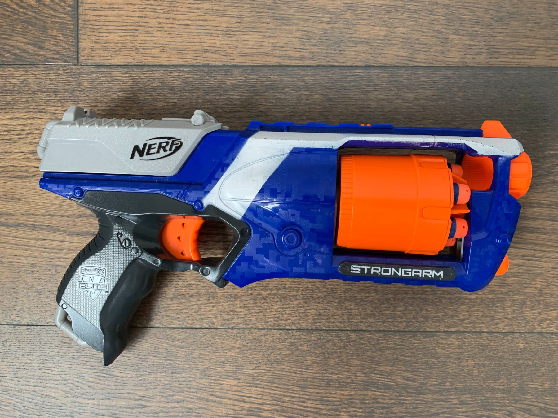 Nerf Spielzeuge: NERF N-Strike Elite Strongarm – Gebraucht aus Zug von  1