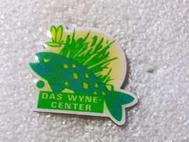 Ansteckpin 98: Das Wyne Center