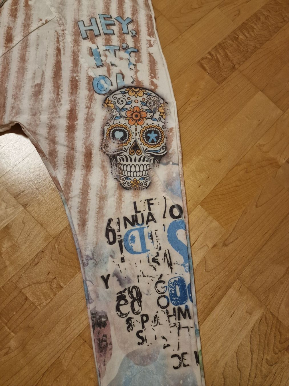 Hosen: Coole Sommer Hose mit Totenkopf Muster, 1 size – Neu (gemäss Beschreibung) aus Baar von romesds88 2