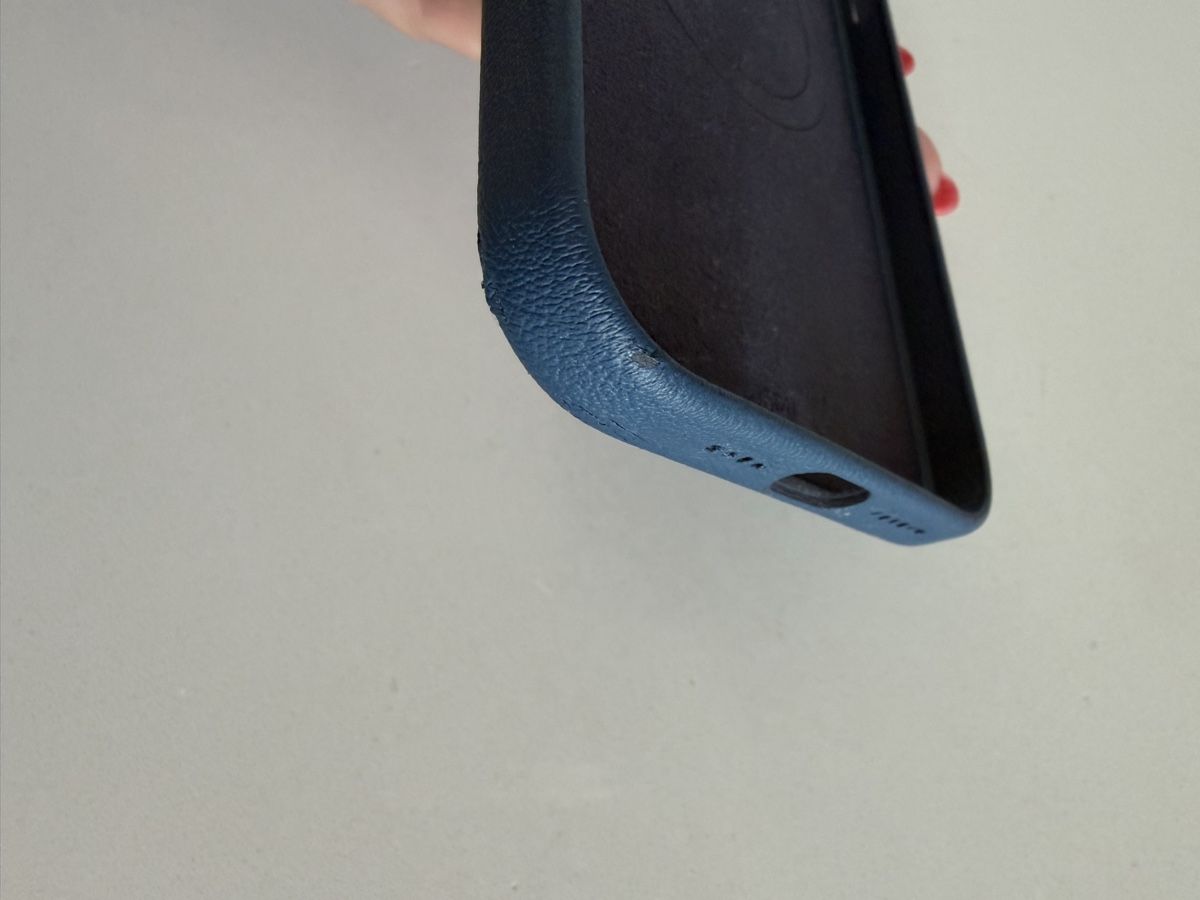 Apple Cover & Protezioni schermo: iPhone 15 Pro MagSafe Ledder Case Hülle mit Kameraschutz – Nuovo (secondo la descrizione) da Zürich venduto da ellaMar 4