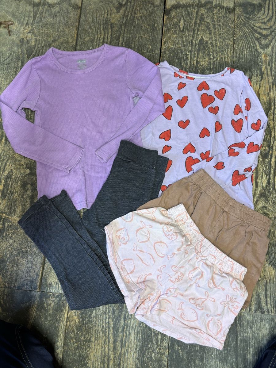 H&M Lotti & Set di vestiti: Mädchen Kleiderset Gr. 122/128 – Usato da Netstal venduto da ali_x5fx