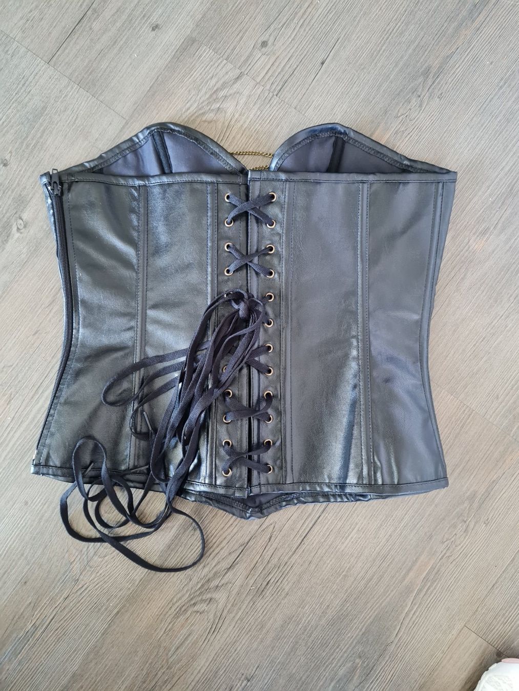 Top: Corsage Kunstleder – Nuovo e nell'imballaggio originale da Thierachern venduto da Staecketoeri 1