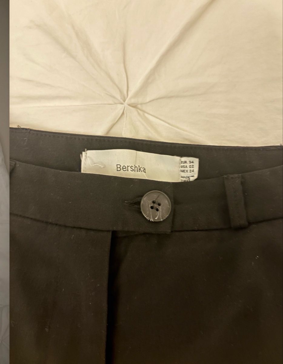 Pantaloni: Stoffhose Bershka – Usato da Winterthur venduto da beijaflor777 1