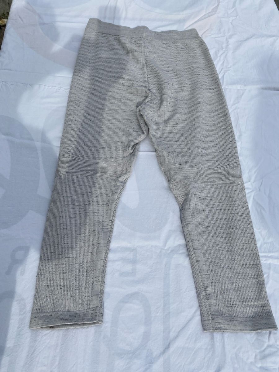 Adidas Pantaloni: Bas training adidas – Usato da Lonay venduto da Ikoko 1