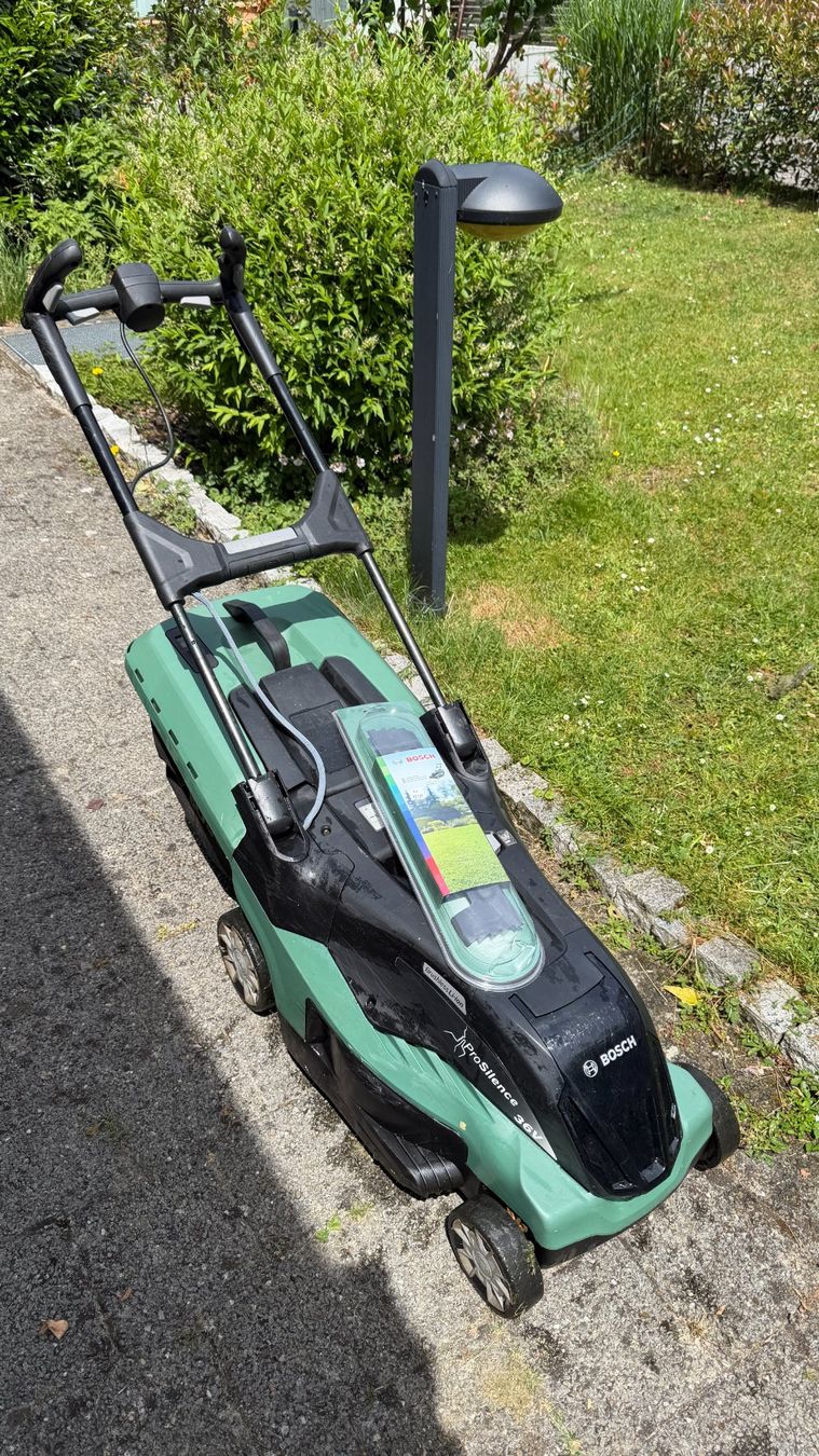 Bosch Tagliaerba: Rasenmäher Bosch AdvancedRotak 36-650 – Usato da Rumlikon venduto da Verzasca05