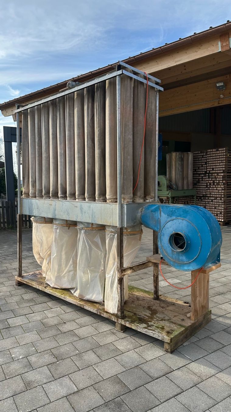 Toutes les machines: Höcker Polytech Absauganlage – D'occasion à Gondiswil par Nygo