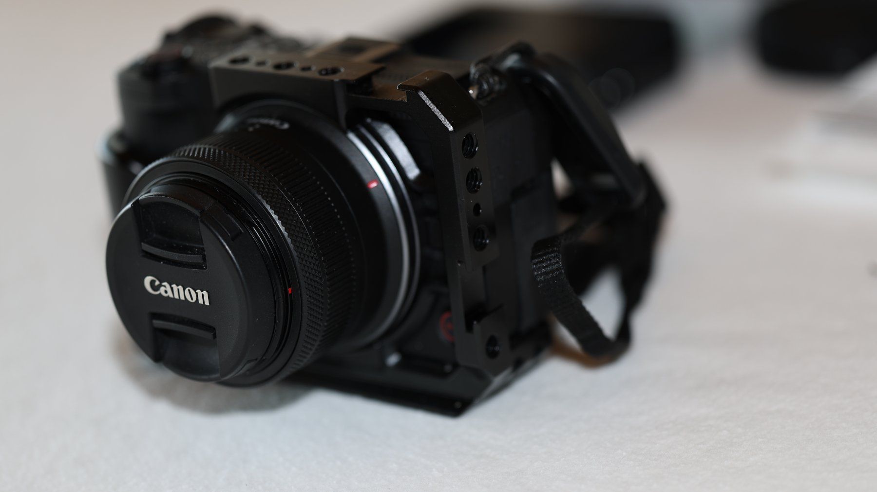 Canon Appareil photo: Canon EOS R50V mit RF 18-45 und div. Zubeör, neuwertig, top! – Neuf (Voir description) à Etzgen par Wettingen 1