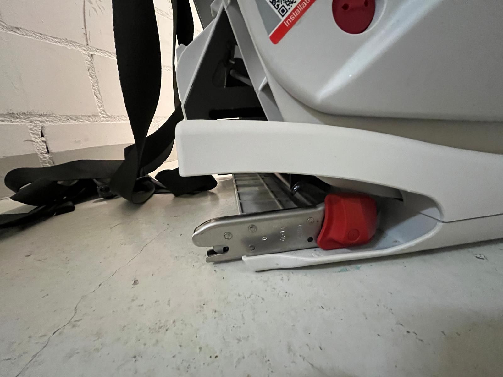 Britax Römer Seggiolini per auto: Autositz Römer 9-18 kg – Usato da Unterkulm venduto da Lotusblume81 4