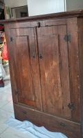 Antiker Schrank aus Brasilien