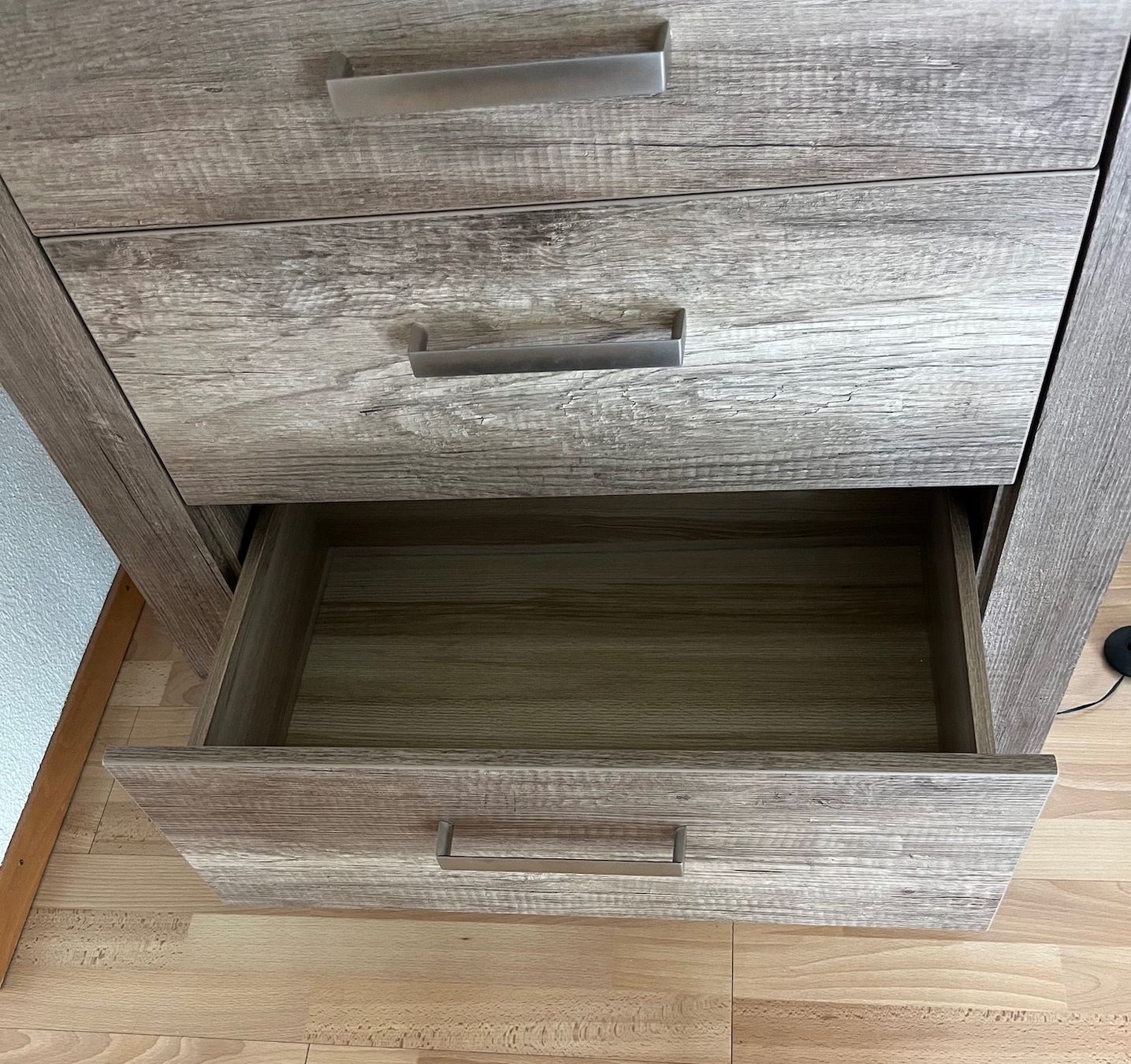Schränke: Schrank mit Glas – Gebraucht aus Niederrohrdorf von akr_n9lt 1