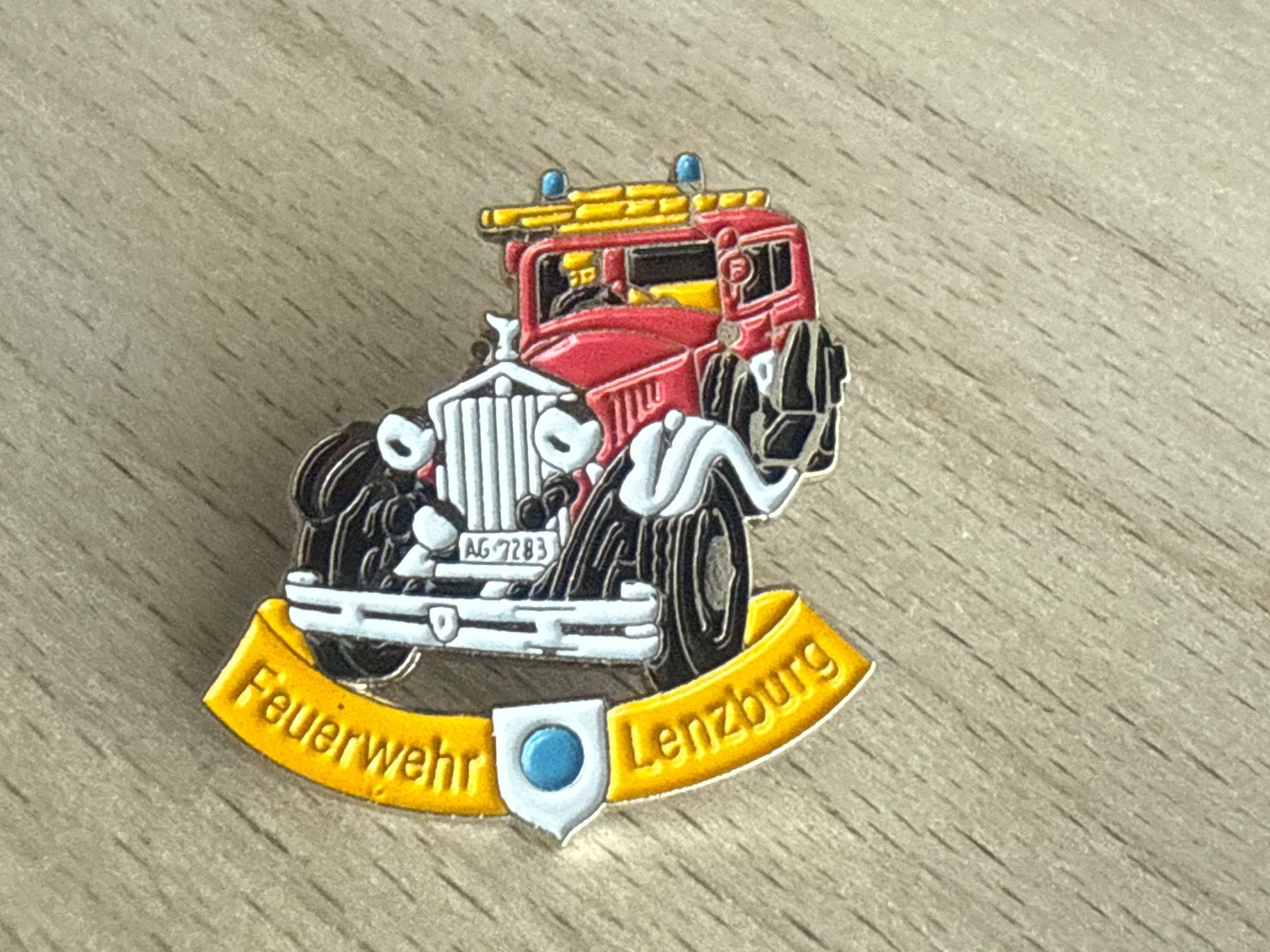 Placchette & Badge: Pin Feuerwehr Lenzburg – Usato da Glattbrugg venduto da Schweigmatt