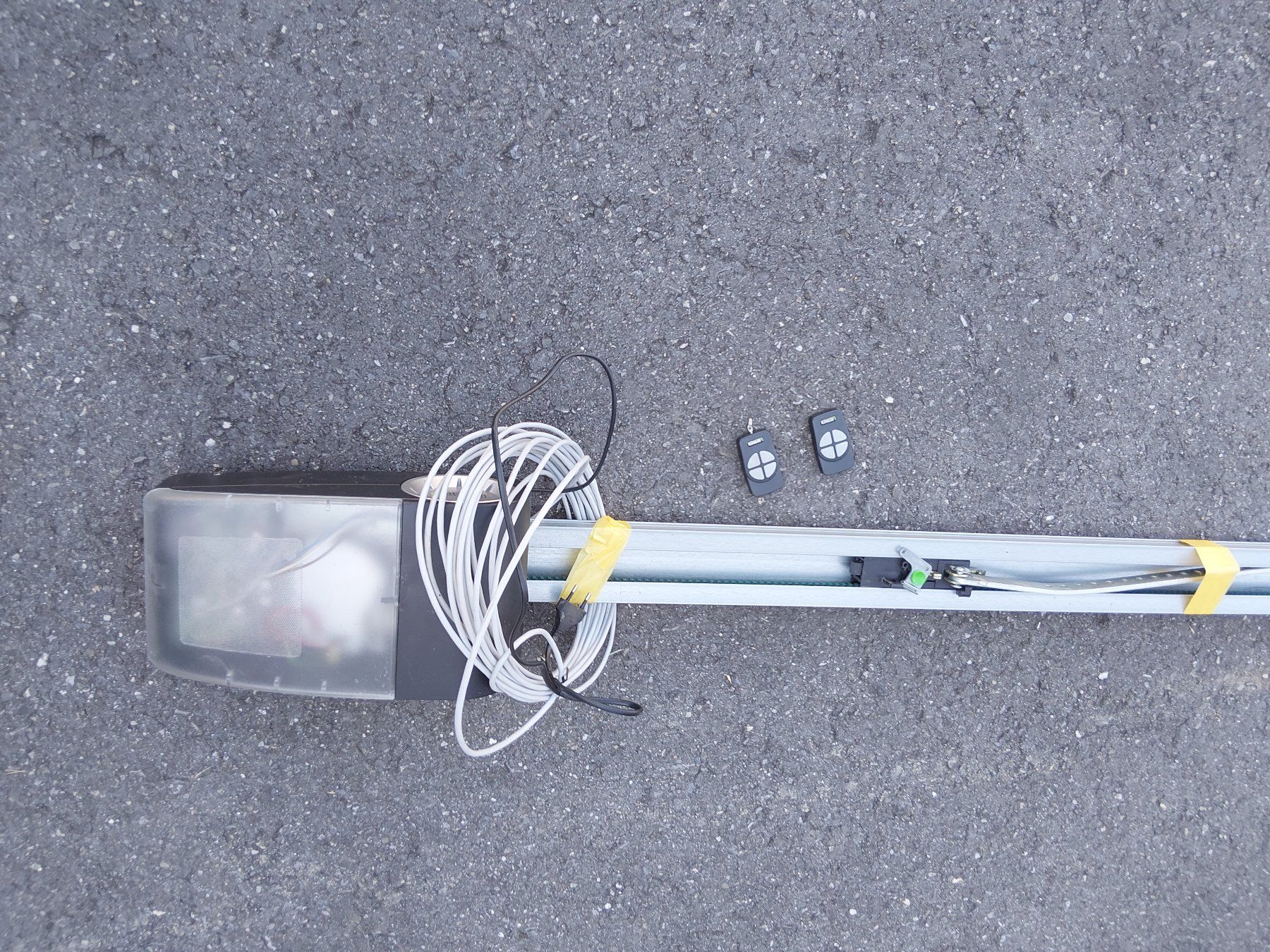 Berner Torantriebe Autre matériel électrique: Automatischer Garagen Tor Öffner, Torantrieb – D'occasion à Gamprin par philipp33 3