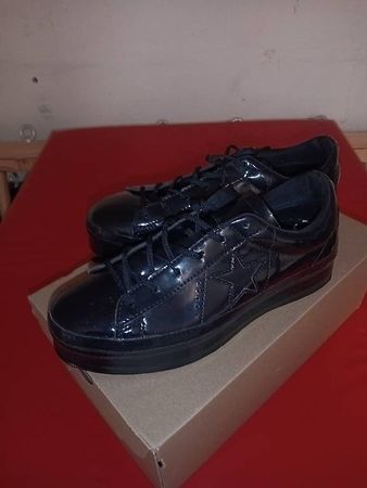 Converse Lack Plateau Sneakers